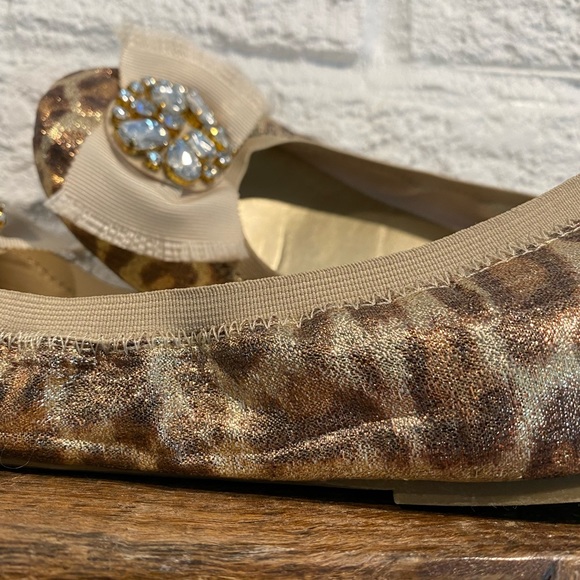 Unisa Flusa Ornament Ballet Flats - Picture 3 of 8